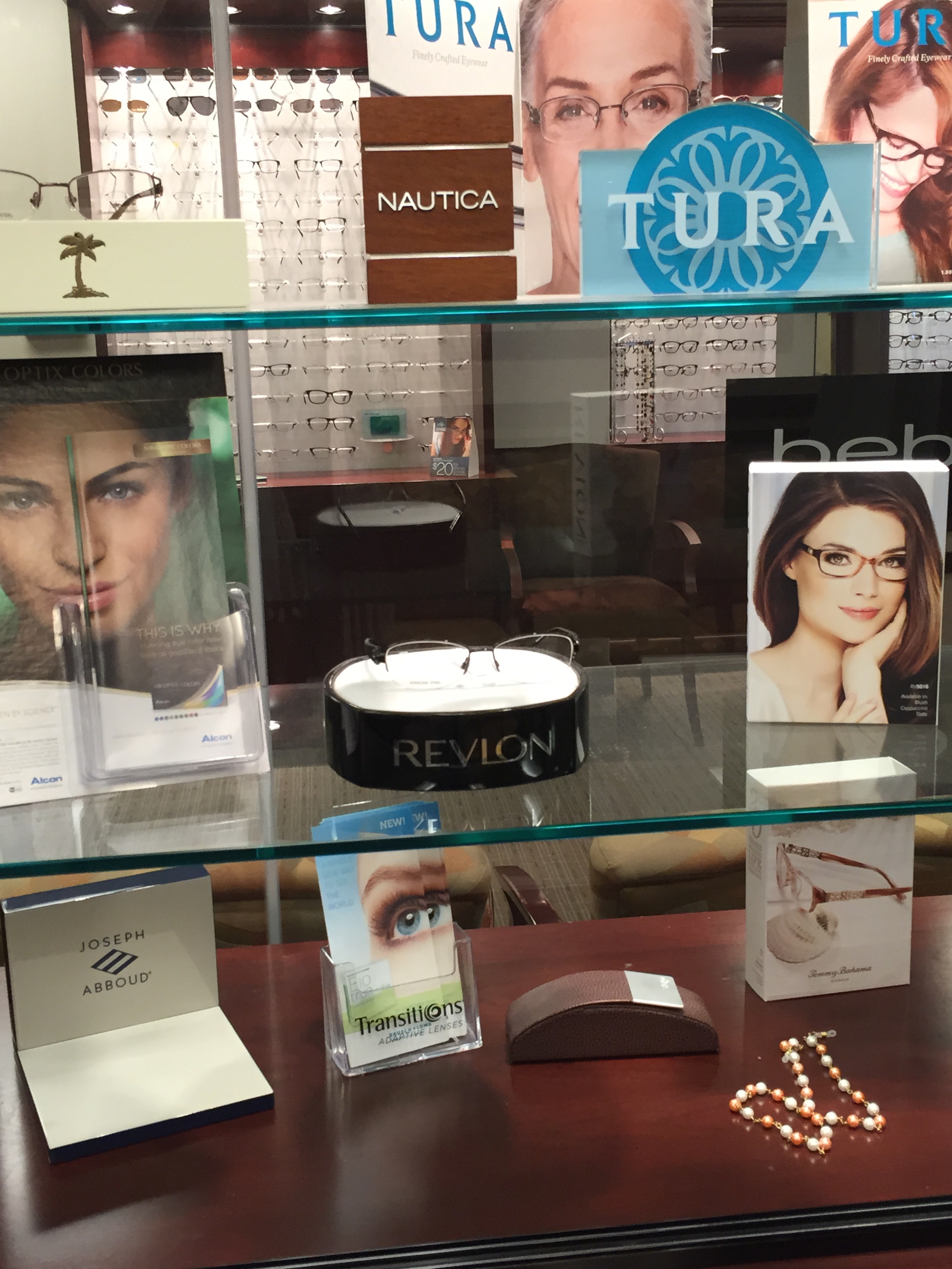 Tura Eyeglass Display